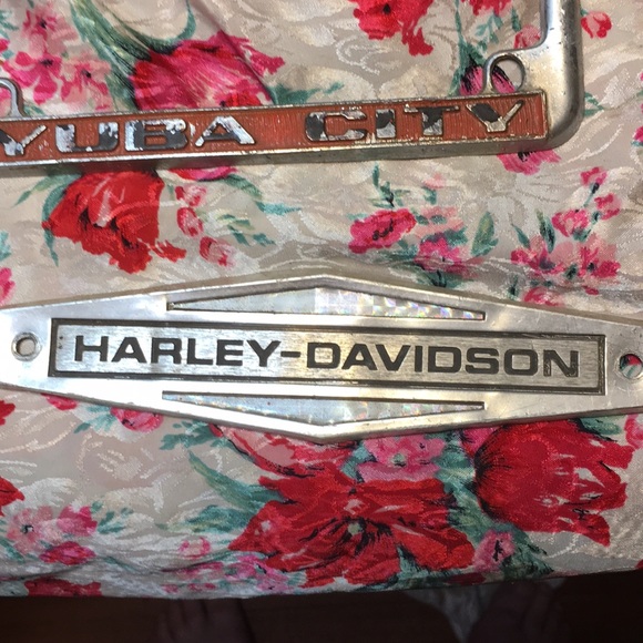 Vintage metal Harley Davidson badges plate holder - Picture 7 of 8